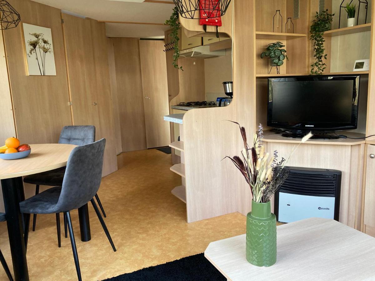 Chalet 'T Rijsterbos Op Camping Met Zwembad! Villa ภายนอก รูปภาพ